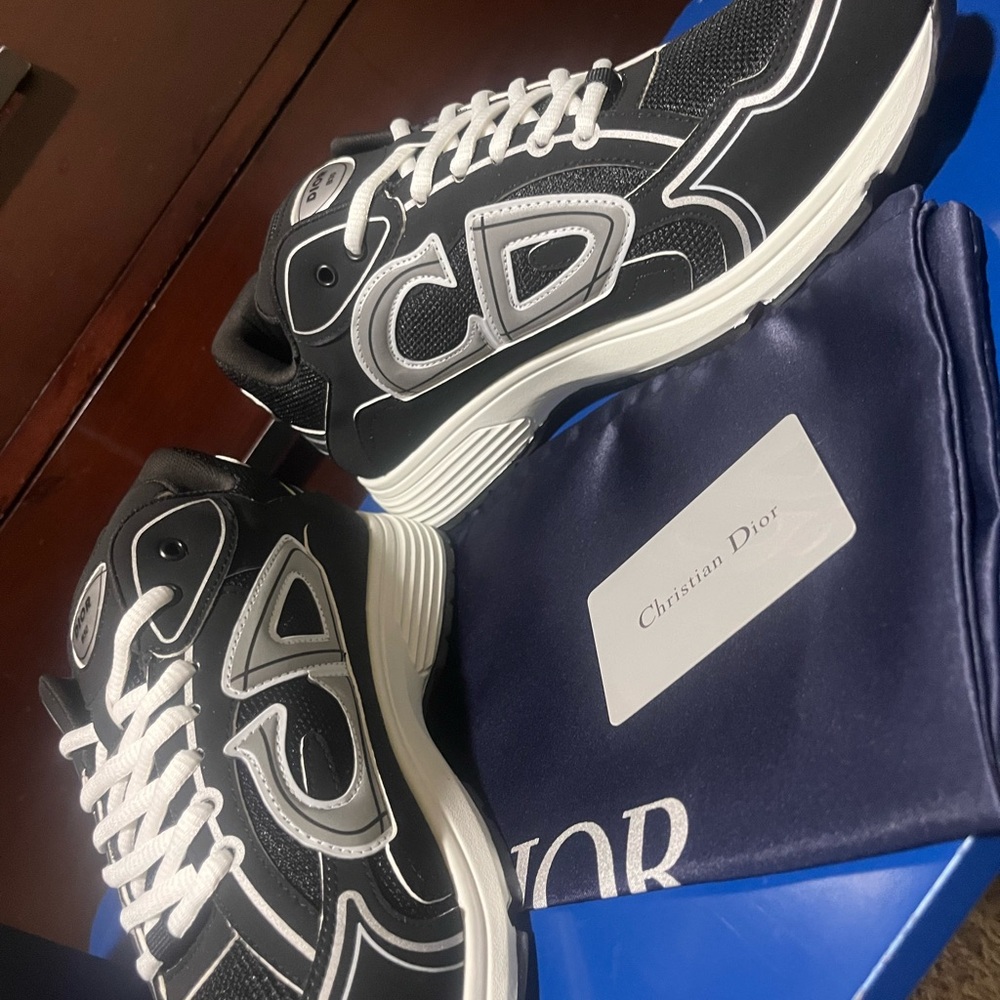 Dior Black and White Men's Sneakers - Picture 8 of 8